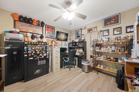 313 Yorktown Pleasanton TX 78064