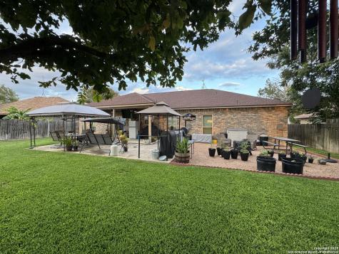 313 Yorktown Pleasanton TX 78064