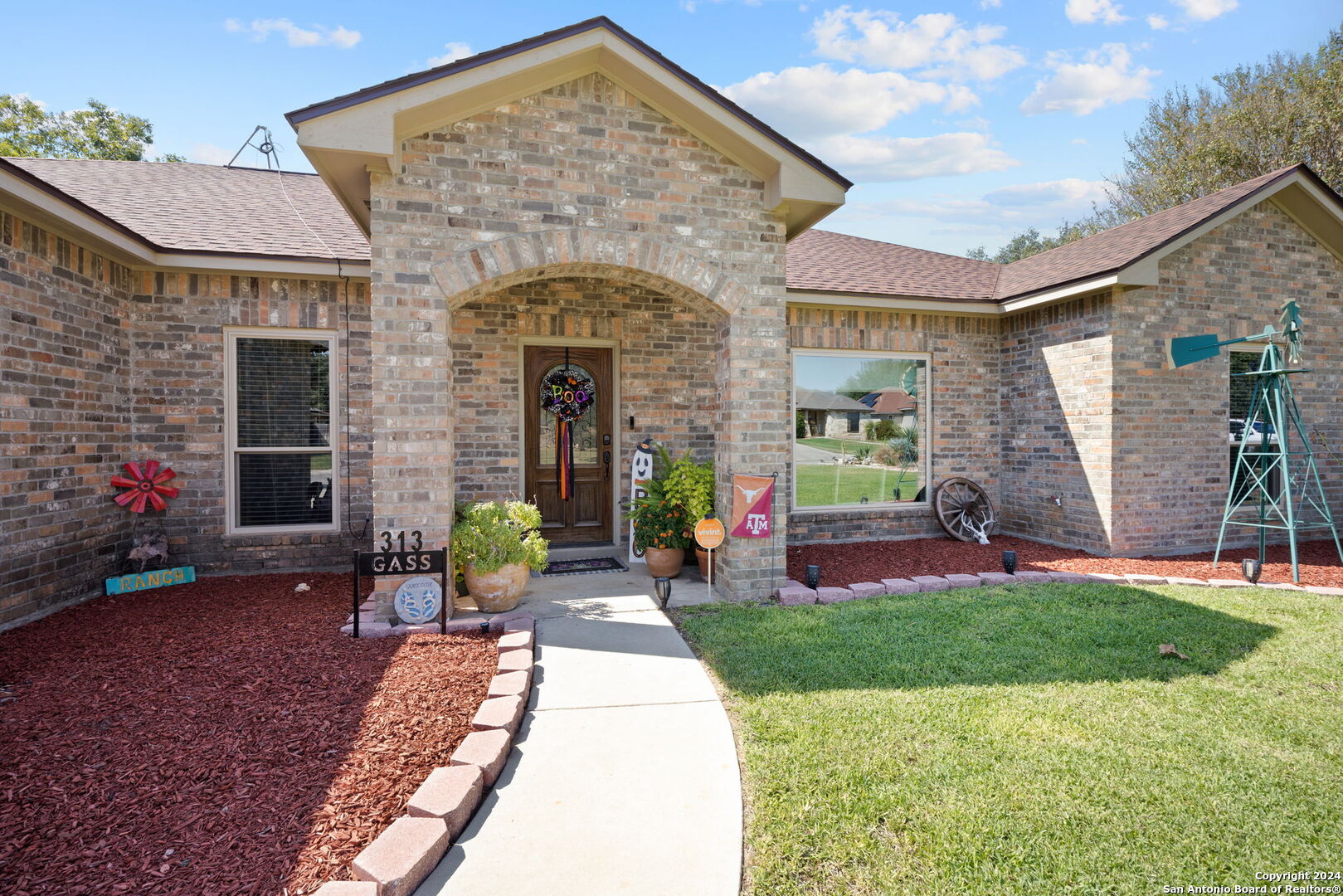 313 Yorktown Pleasanton TX 78064