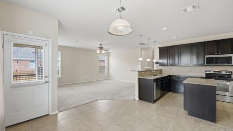 305 Hazeltine Way Cibolo TX 78108