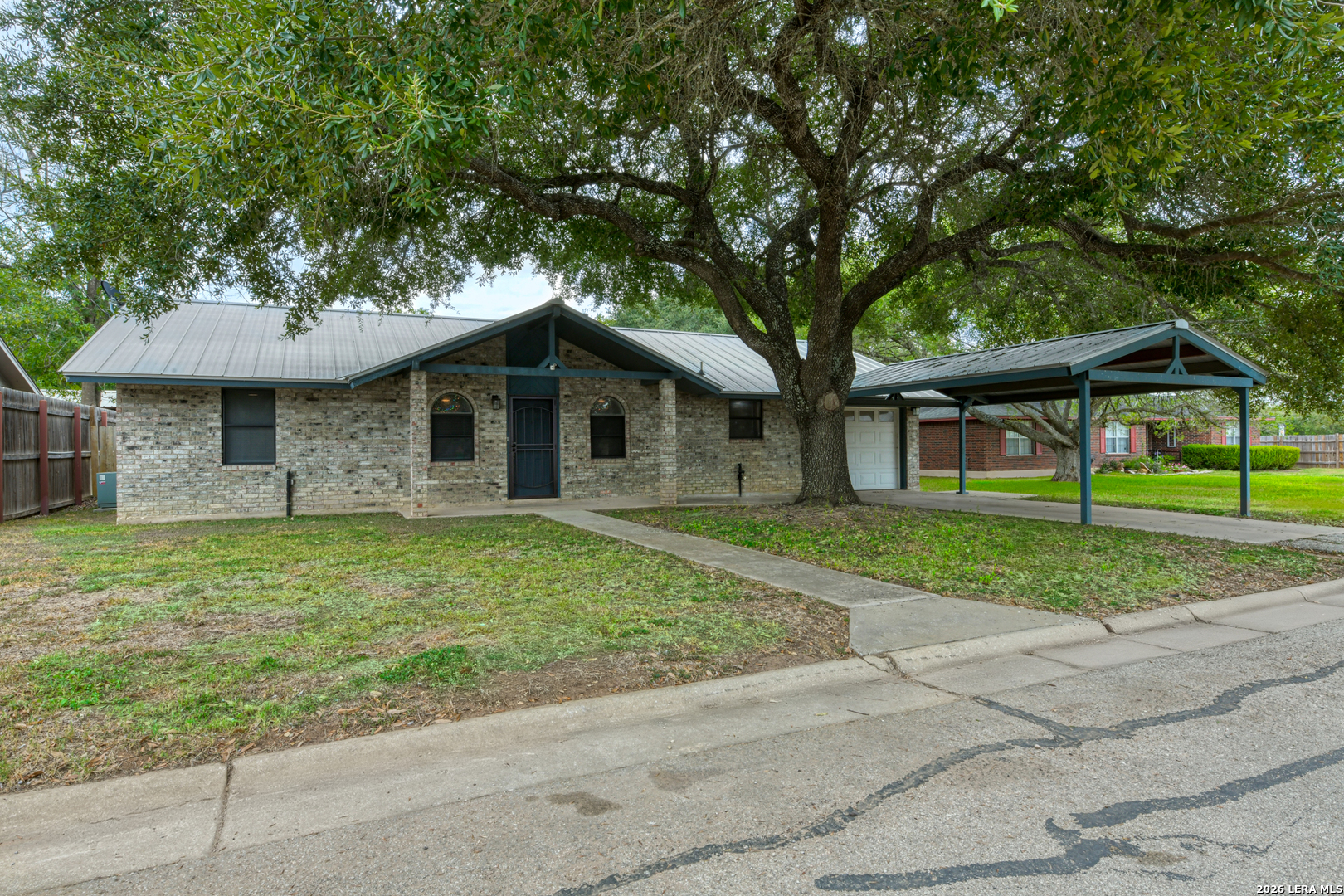 904 W West Street Stockdale TX 78160