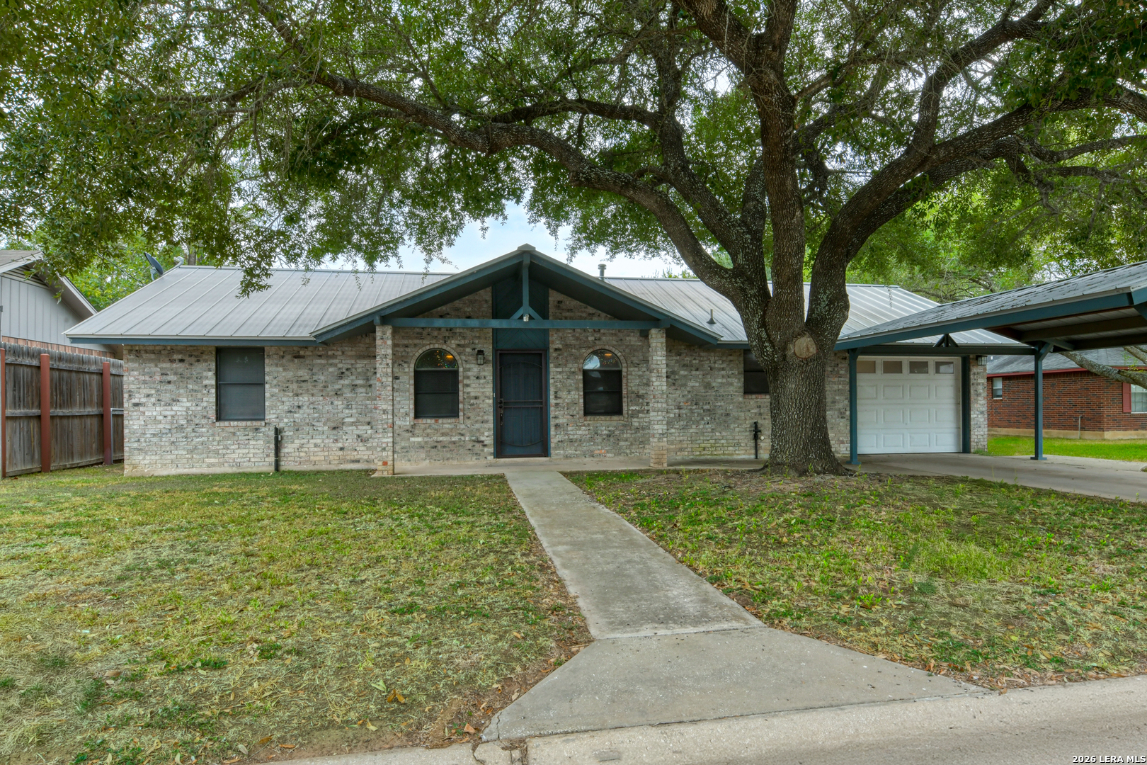 904 W West Street Stockdale TX 78160