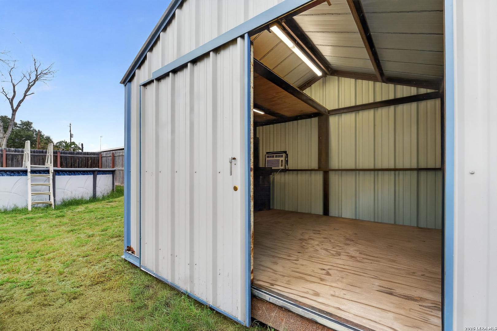 904 W West Street Stockdale TX 78160