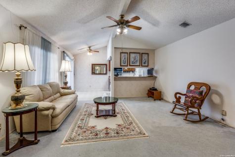 6606 Robin Forest San Antonio TX 78239