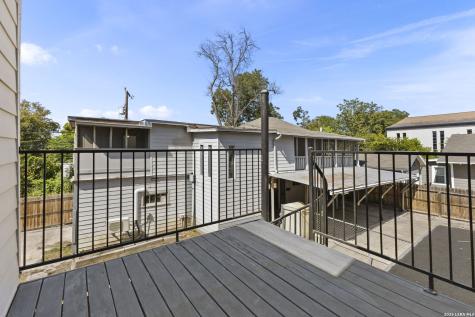 1127 W Woodlawn Avenue San Antonio TX 78201