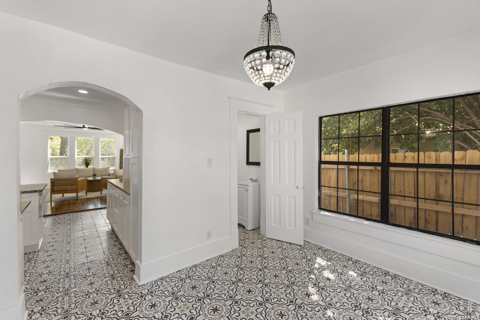 1127 W Woodlawn Avenue San Antonio TX 78201
