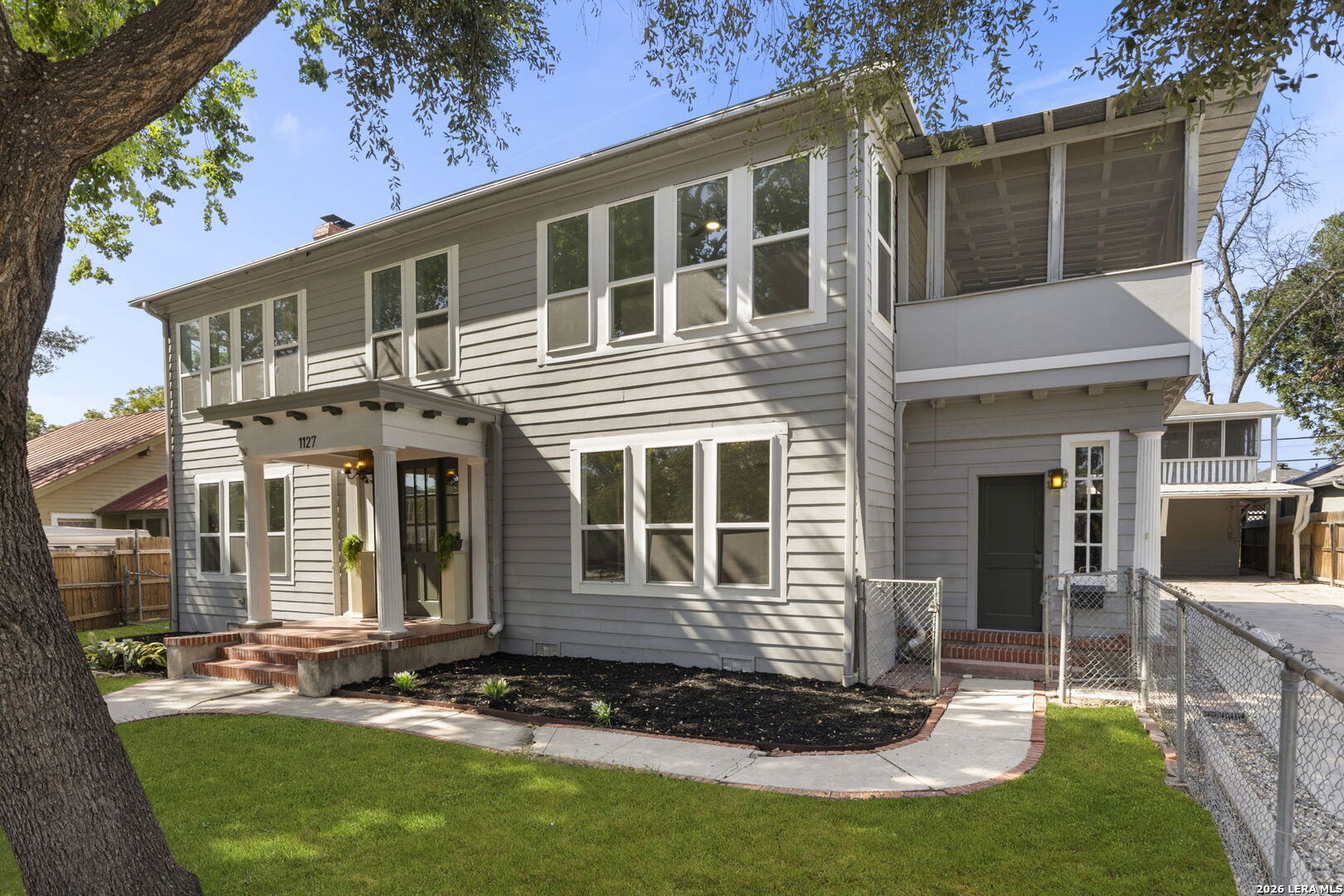 1127 W Woodlawn Avenue San Antonio TX 78201