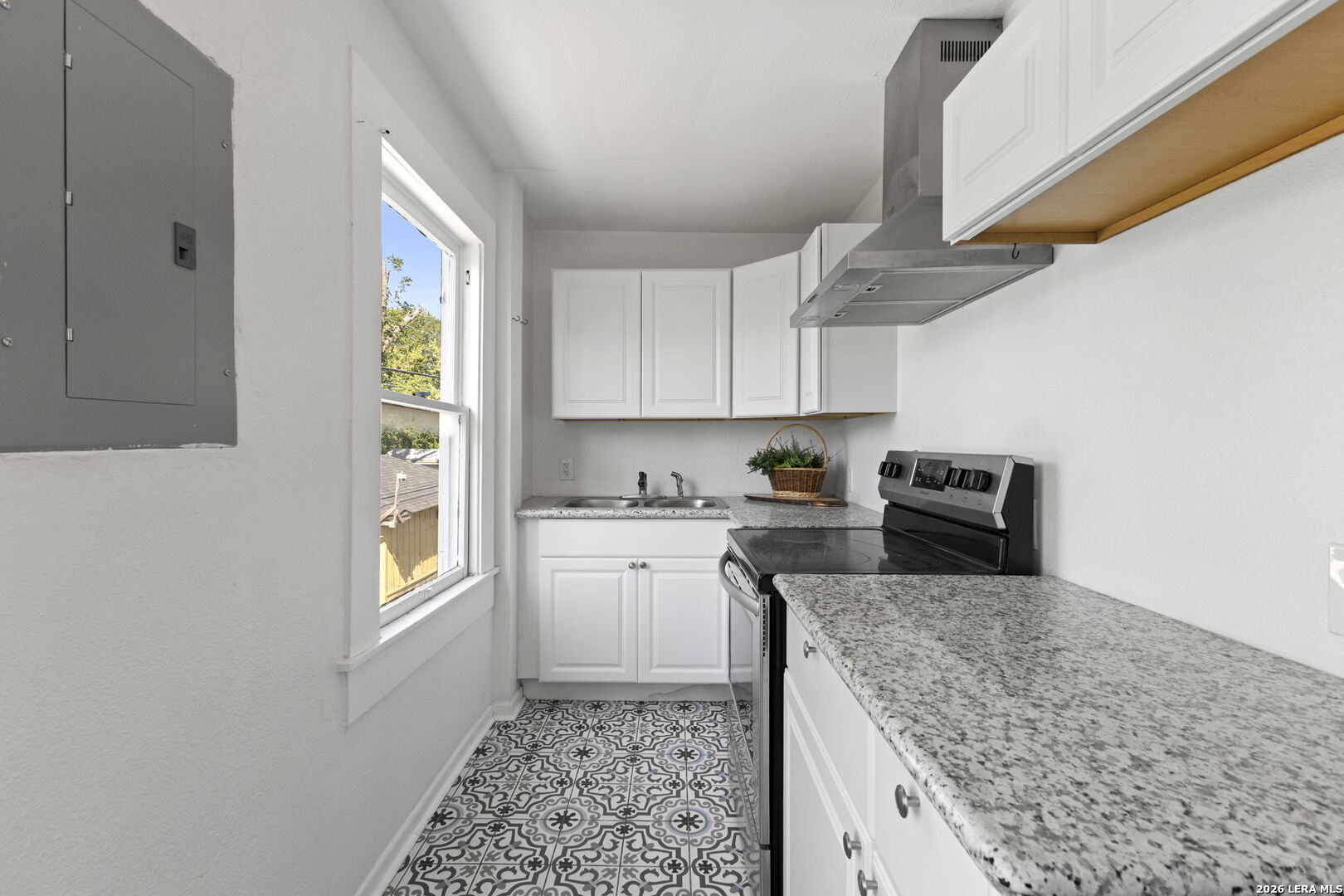 1127 W Woodlawn Avenue San Antonio TX 78201