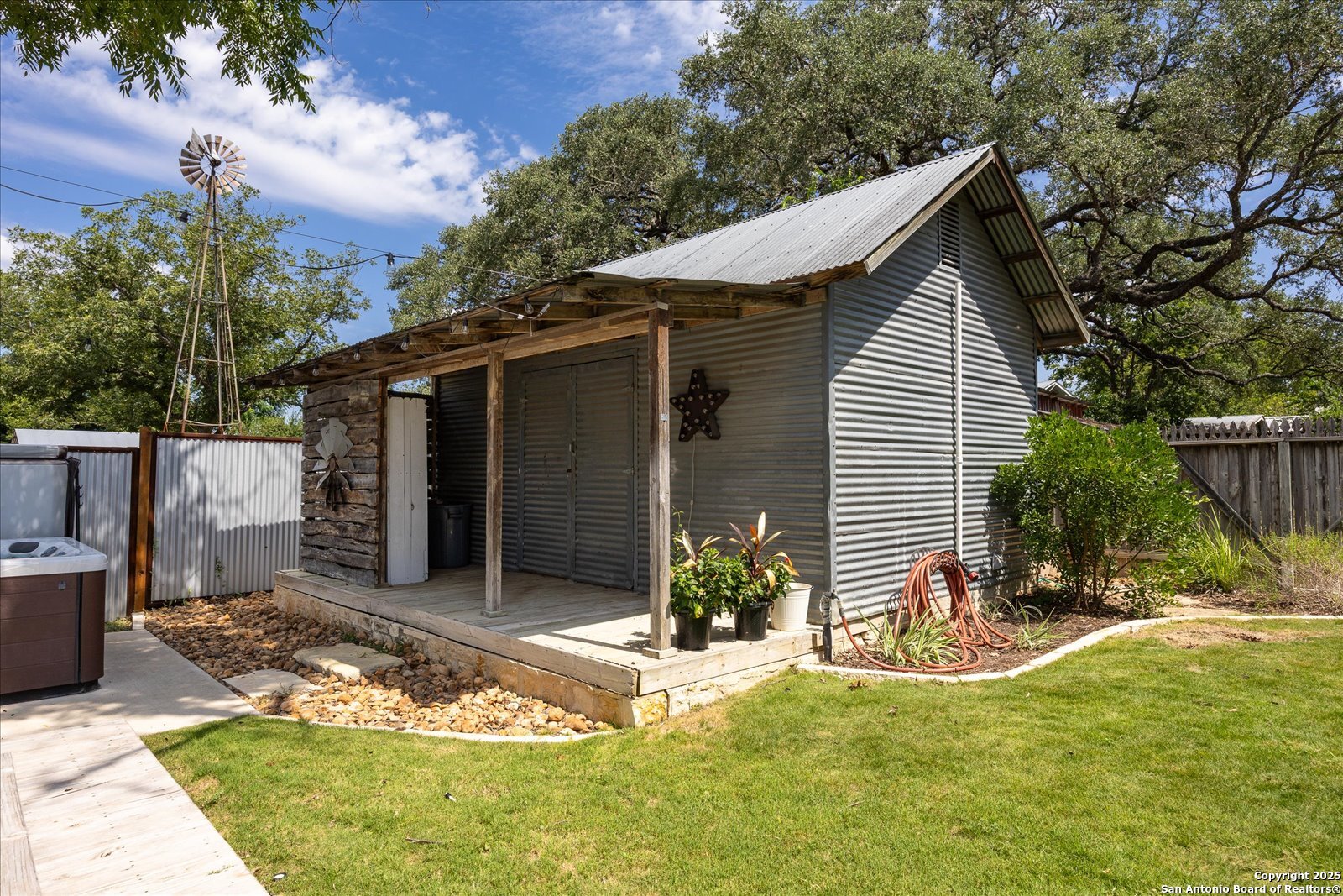 504 6th Comfort TX 78013