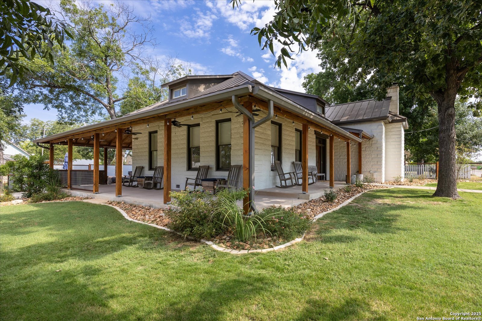 504 6th Comfort TX 78013
