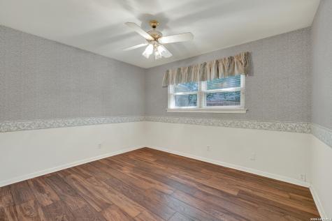 211 Royal Oaks San Antonio TX 78209