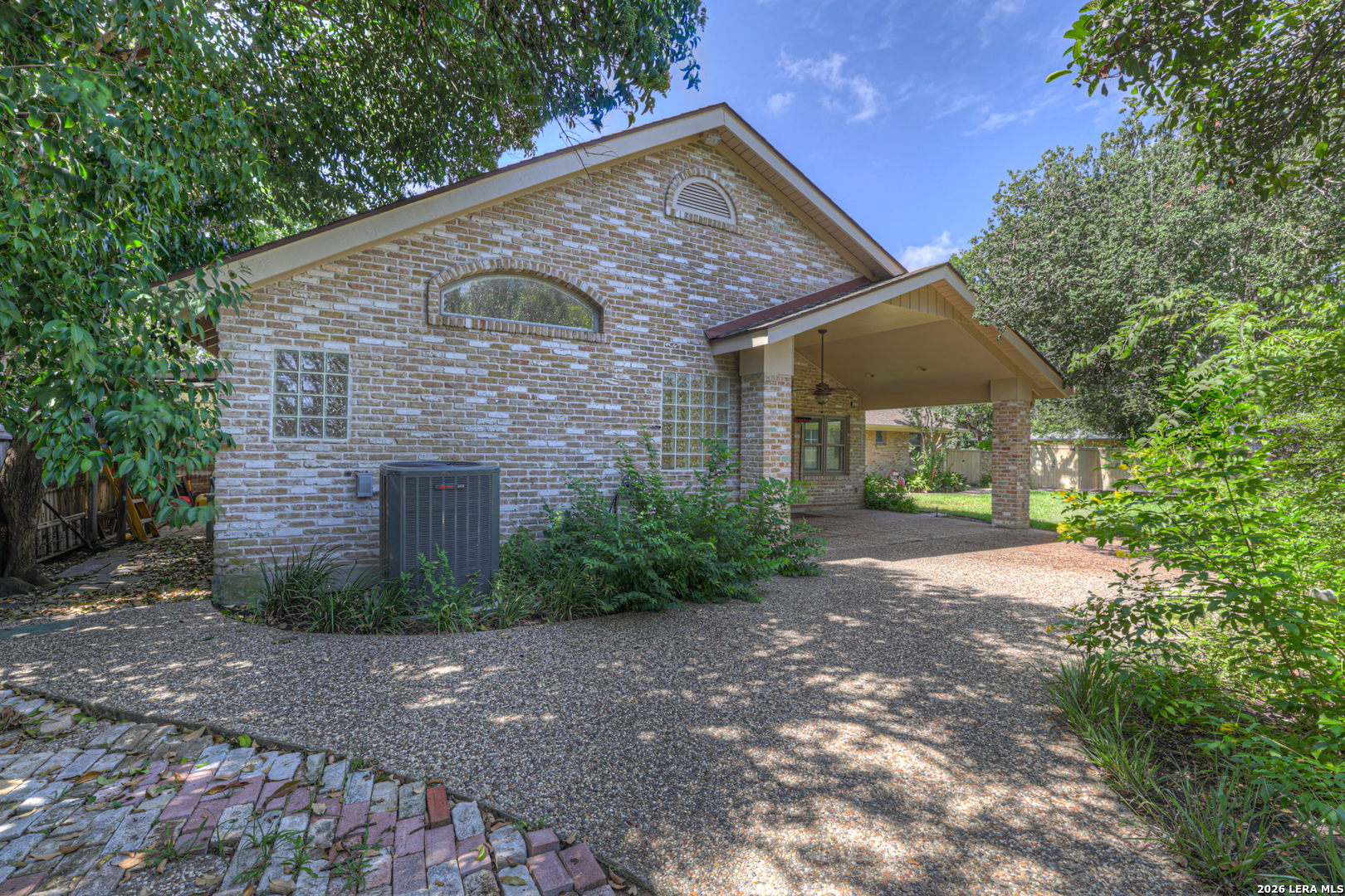 211 Royal Oaks San Antonio TX 78209