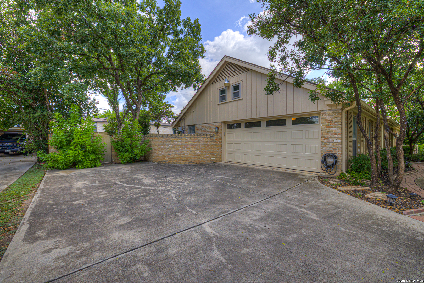 211 Royal Oaks San Antonio TX 78209