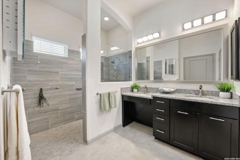 10426 Palmera Helotes TX 78023
