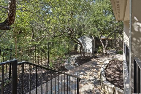 10426 Palmera Helotes TX 78023