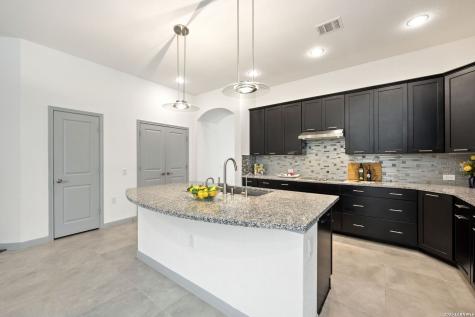 10426 Palmera Helotes TX 78023