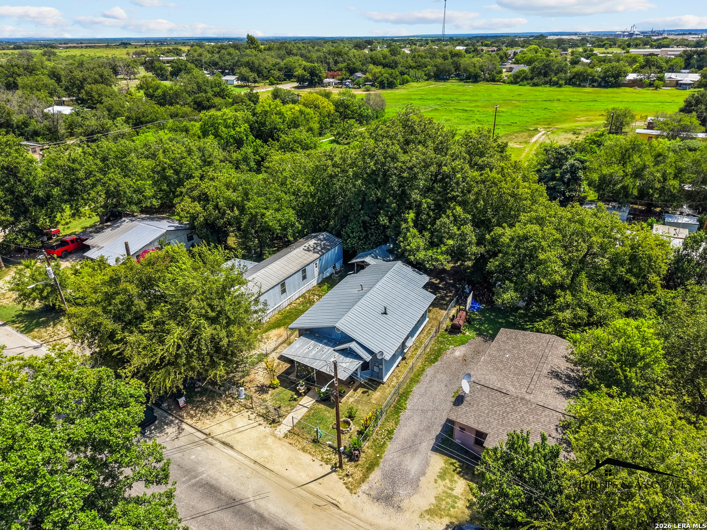 1709 Avenue E Hondo TX 78861