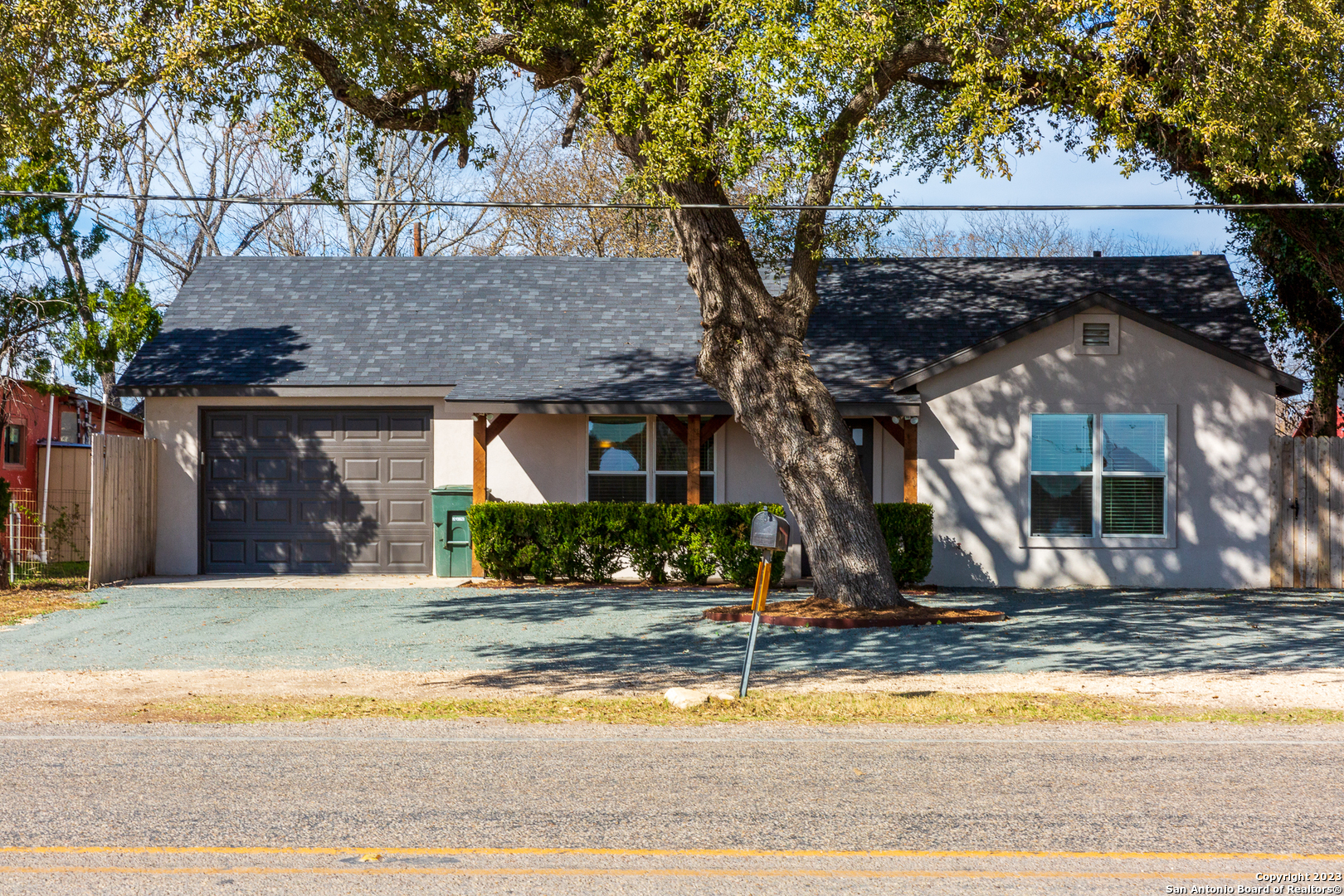 104 Fm 140 Uvalde TX 78801