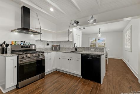 204 Carolina San Antonio TX 78210