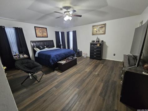 9410 Hacienda Acres San Antonio TX 78245