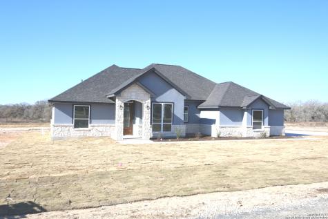 105 Ranchers Way Floresville TX 78114