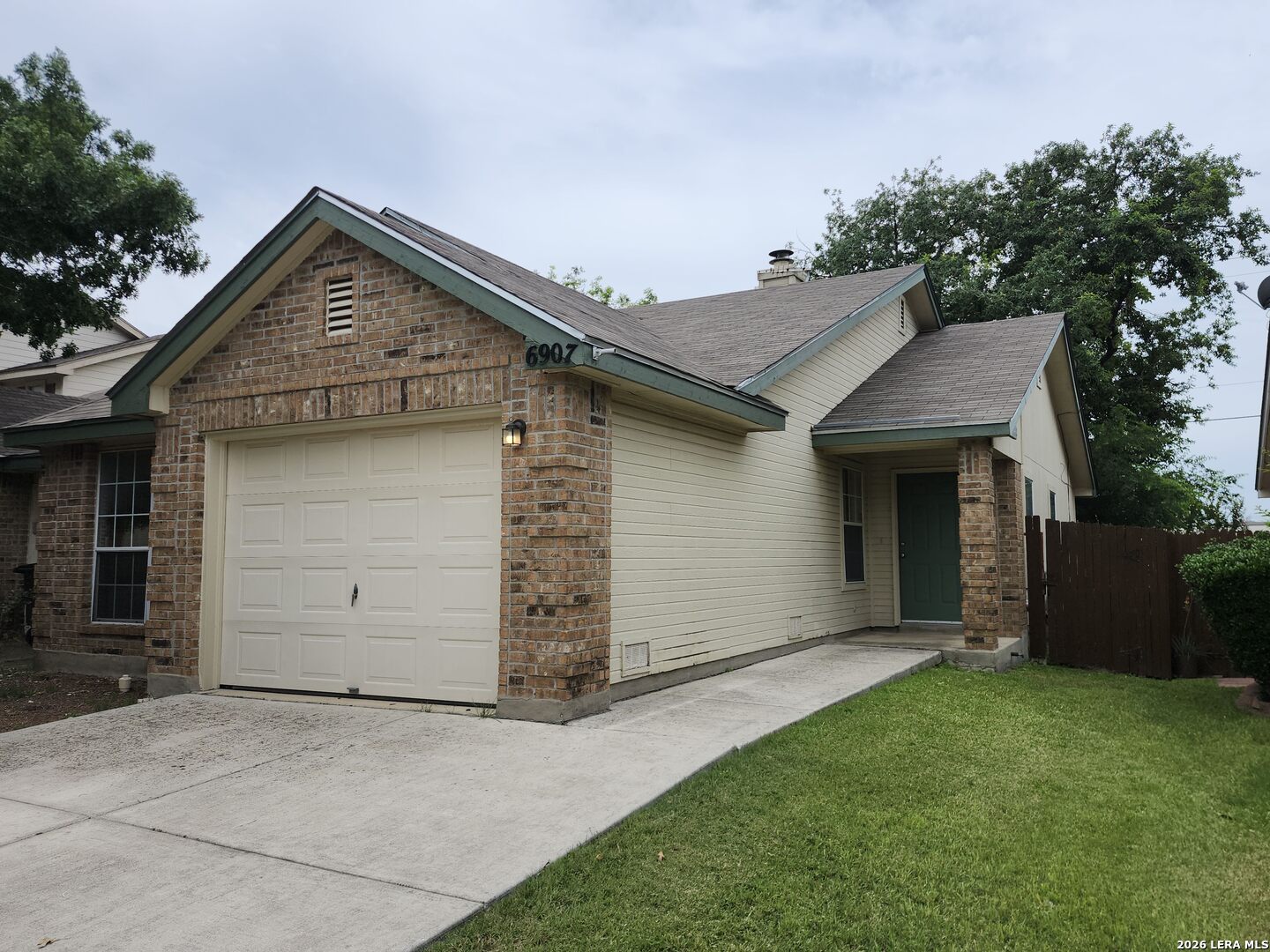 6907 Bluegrass Run San Antonio TX 78240