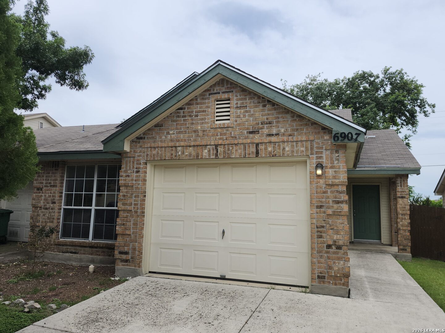 6907 Bluegrass Run San Antonio TX 78240