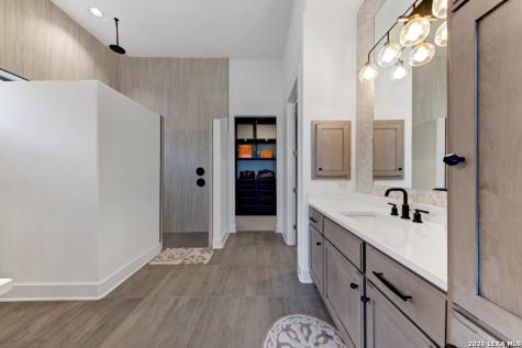 6715 Bella Colina San Antonio TX 78256