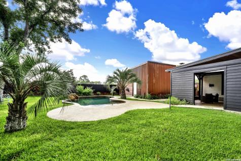 768 County Road 664 Devine TX 78016