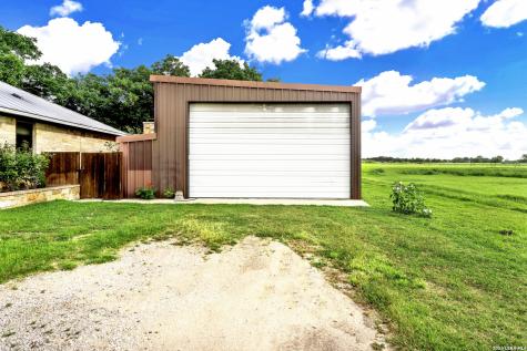 768 County Road 664 Devine TX 78016