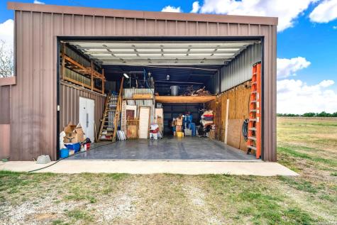 768 County Road 664 Devine TX 78016