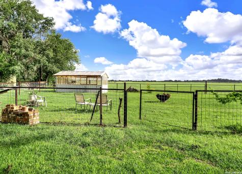 768 County Road 664 Devine TX 78016