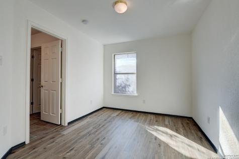 8234 Grissom Circle San Antonio TX 78251