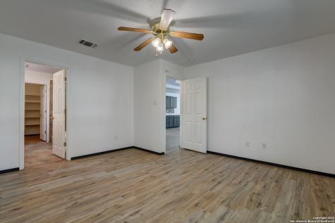 8234 Grissom Circle San Antonio TX 78251