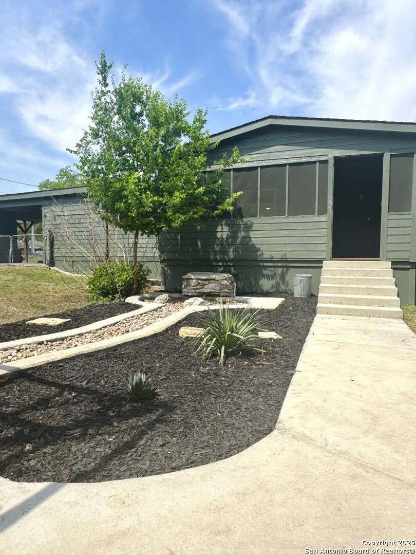 105 Tabler Seguin TX 78155