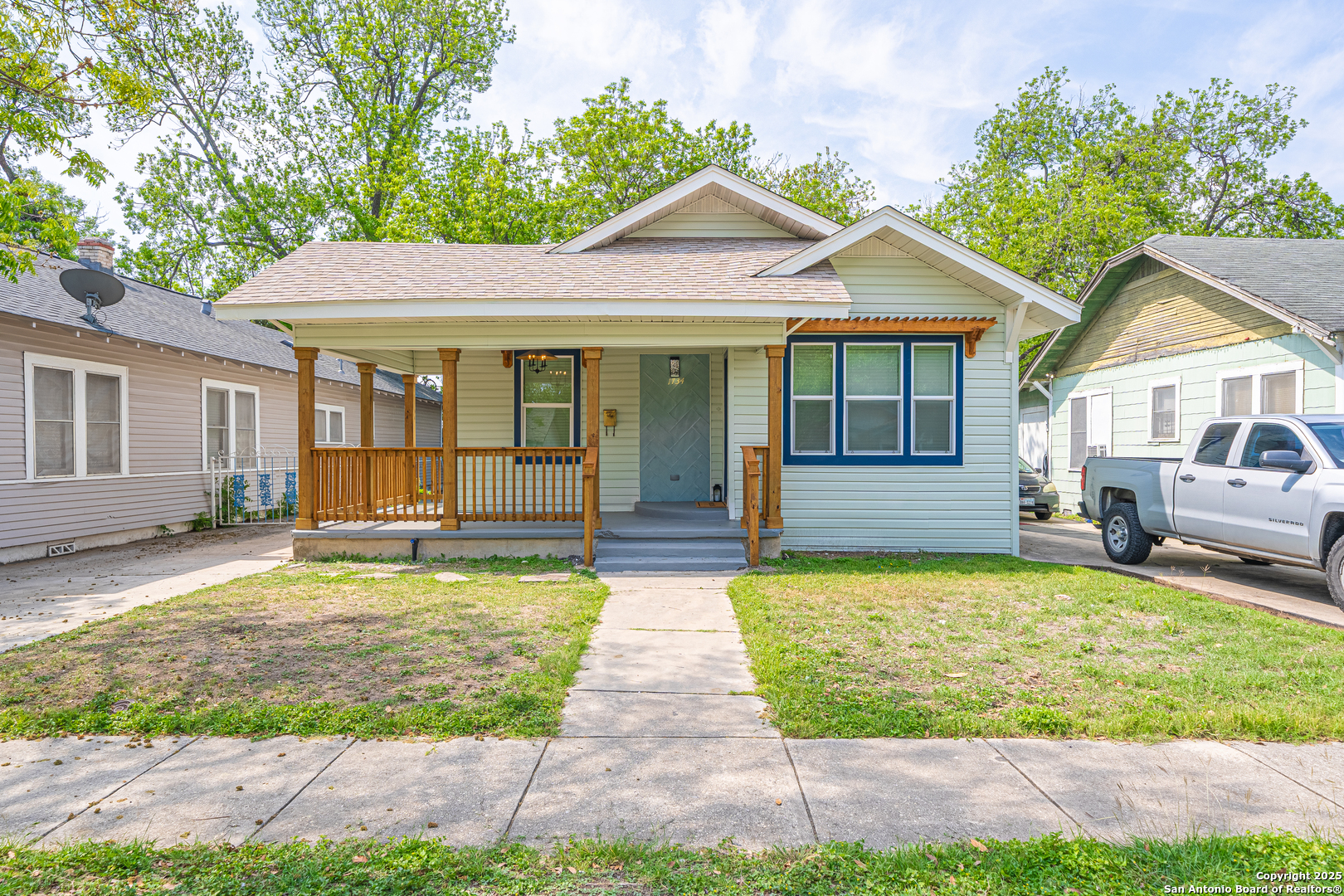 1734 W Kings Highway San Antonio TX 78201