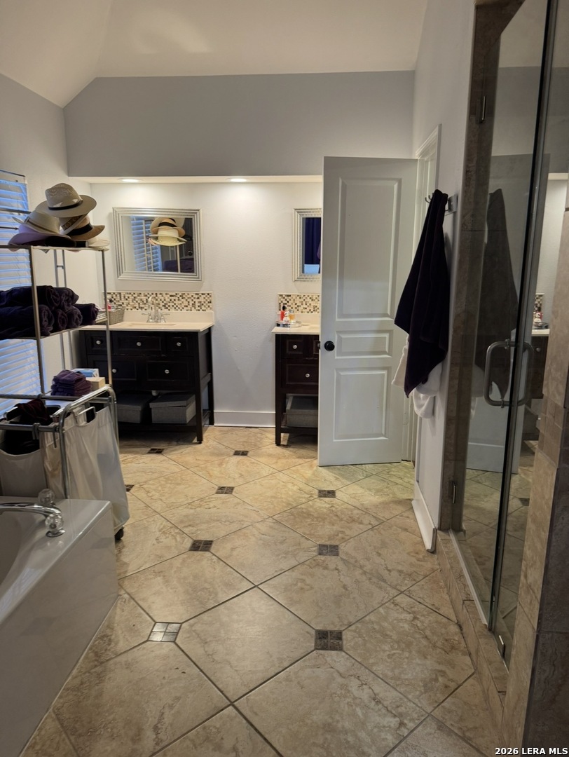 8746 London Heights San Antonio TX 78254