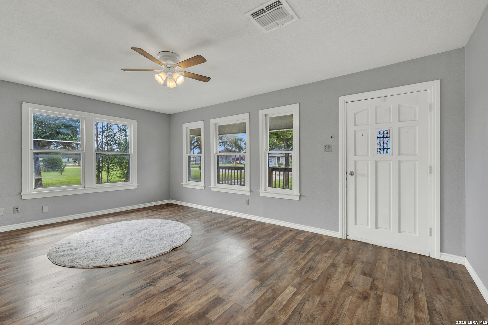 105 E Huebinger Marion TX 78124