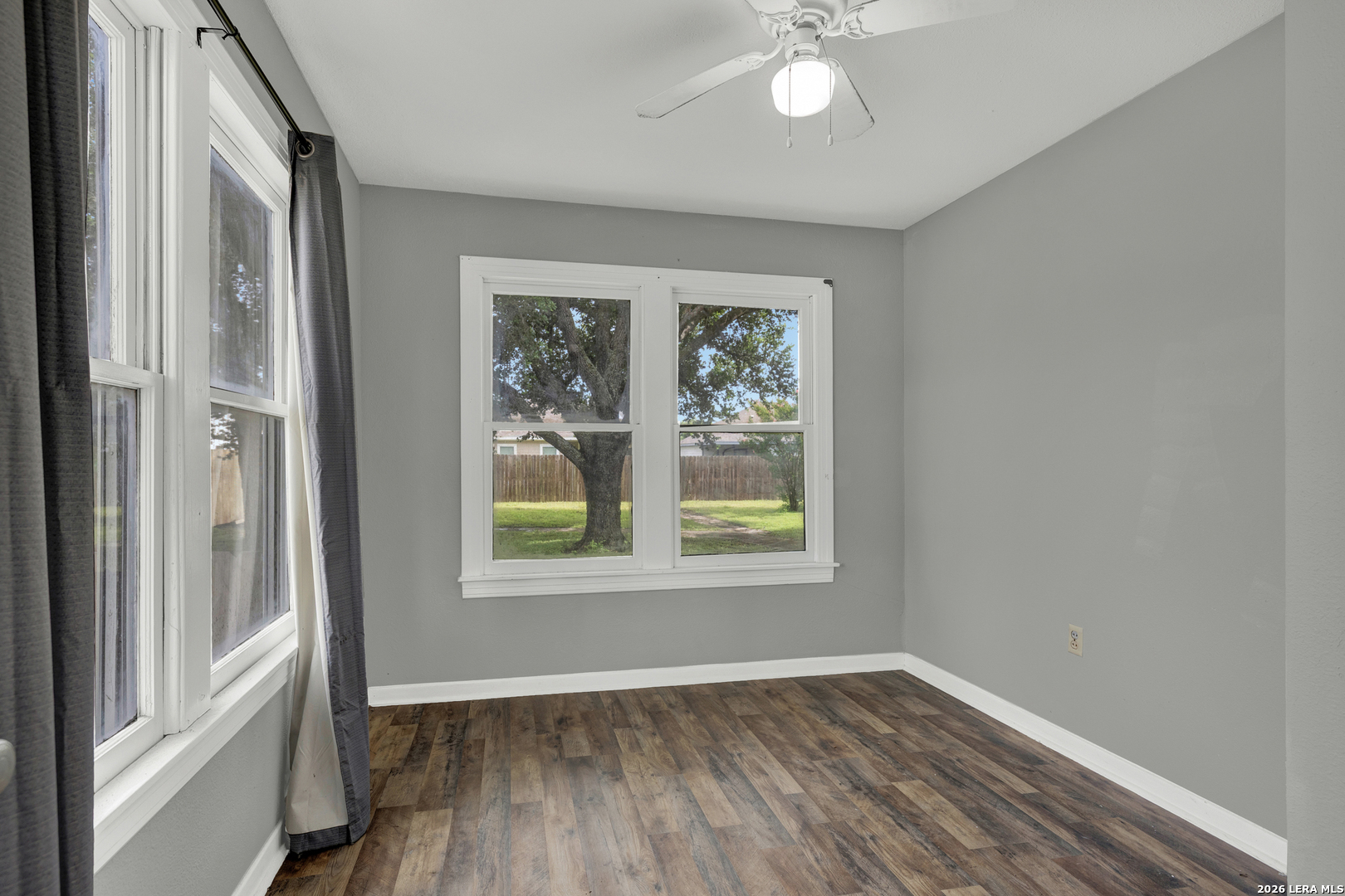 105 E Huebinger Marion TX 78124