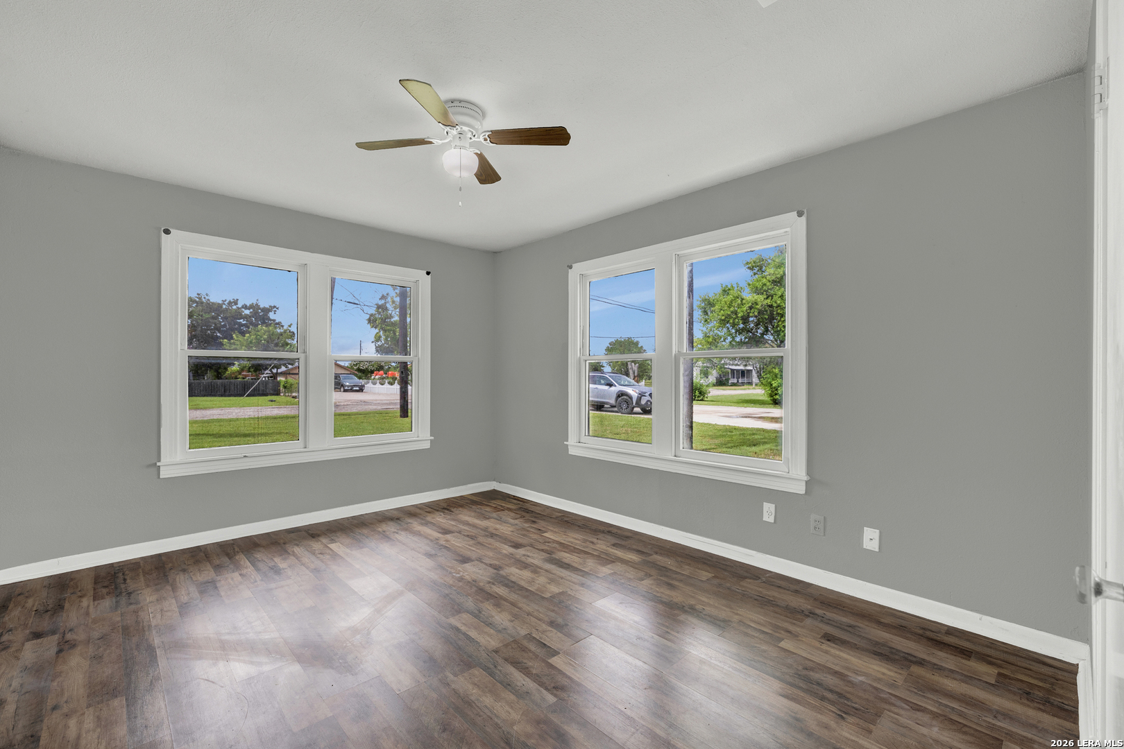 105 E Huebinger Marion TX 78124