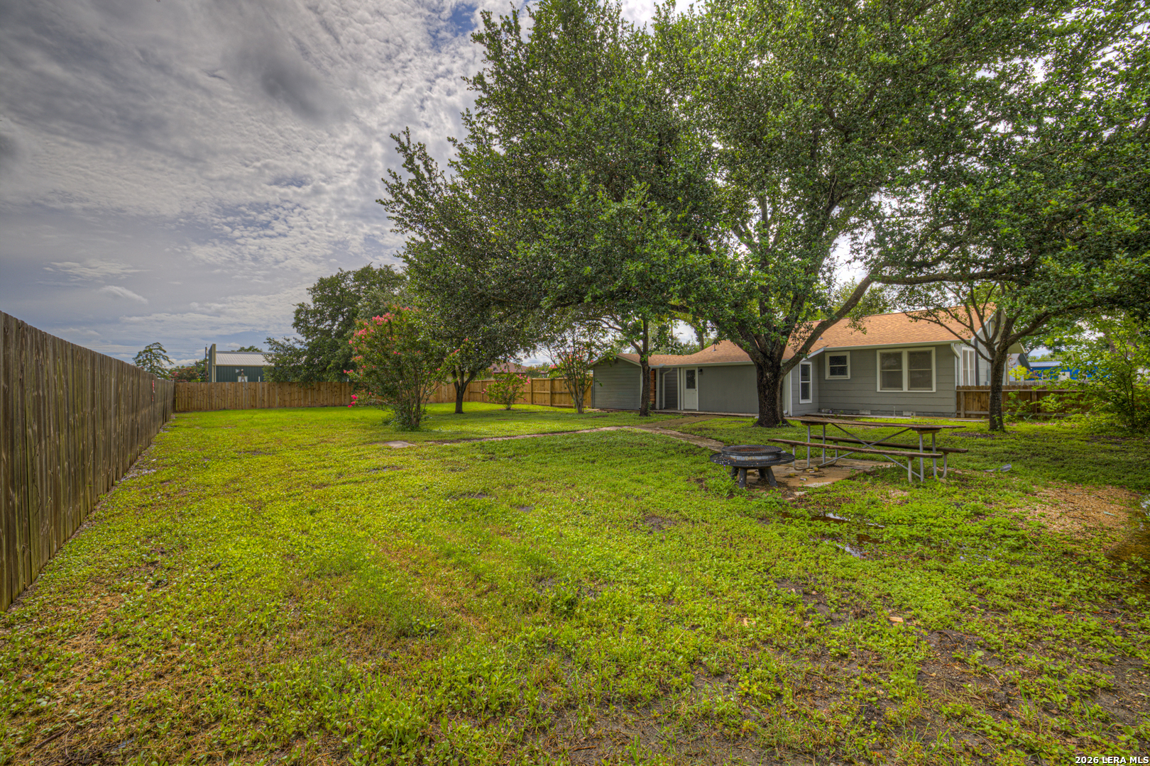 105 E Huebinger Marion TX 78124