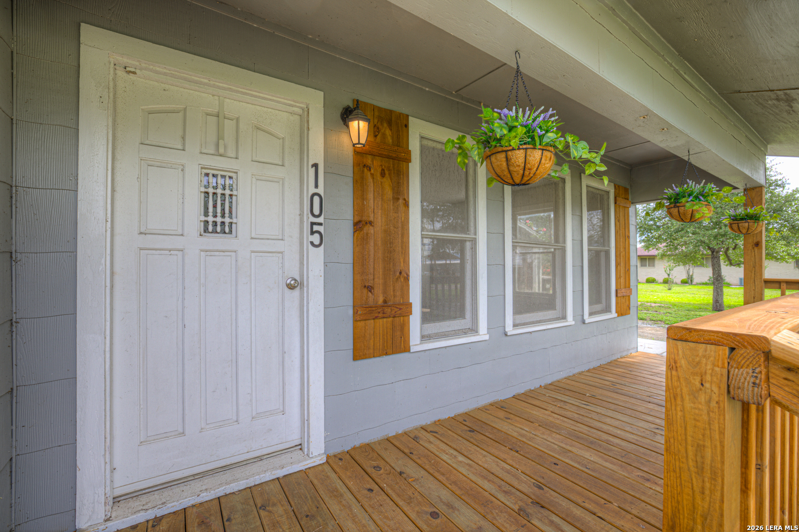 105 E Huebinger Marion TX 78124