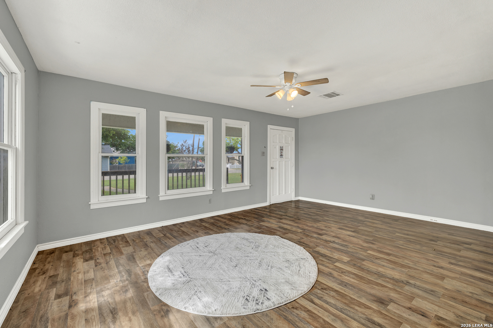 105 E Huebinger Marion TX 78124
