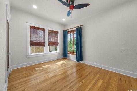 1943 W Magnolia Avenue San Antonio TX 78201