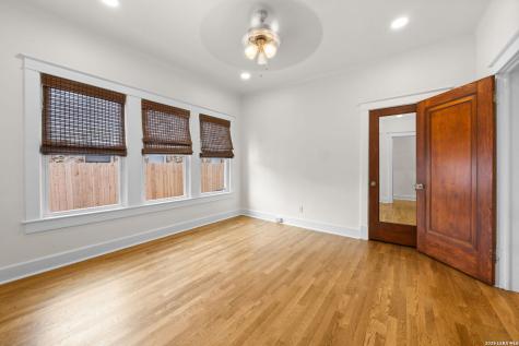 1943 W Magnolia Avenue San Antonio TX 78201