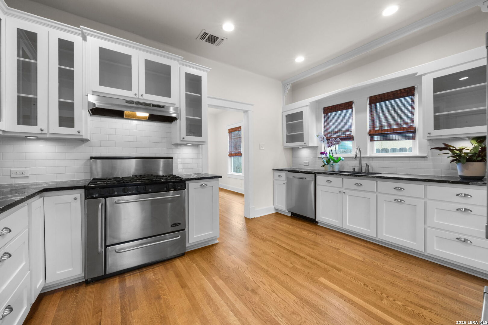 1943 W Magnolia Avenue San Antonio TX 78201