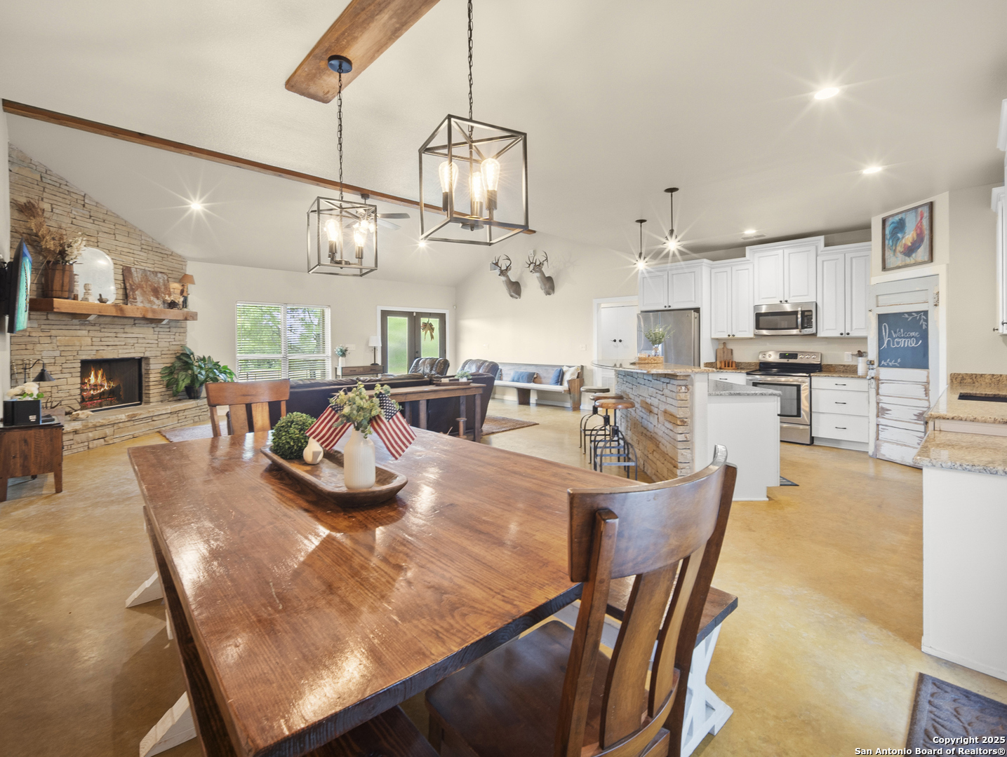 590 County Road 431 Pleasanton TX 78064