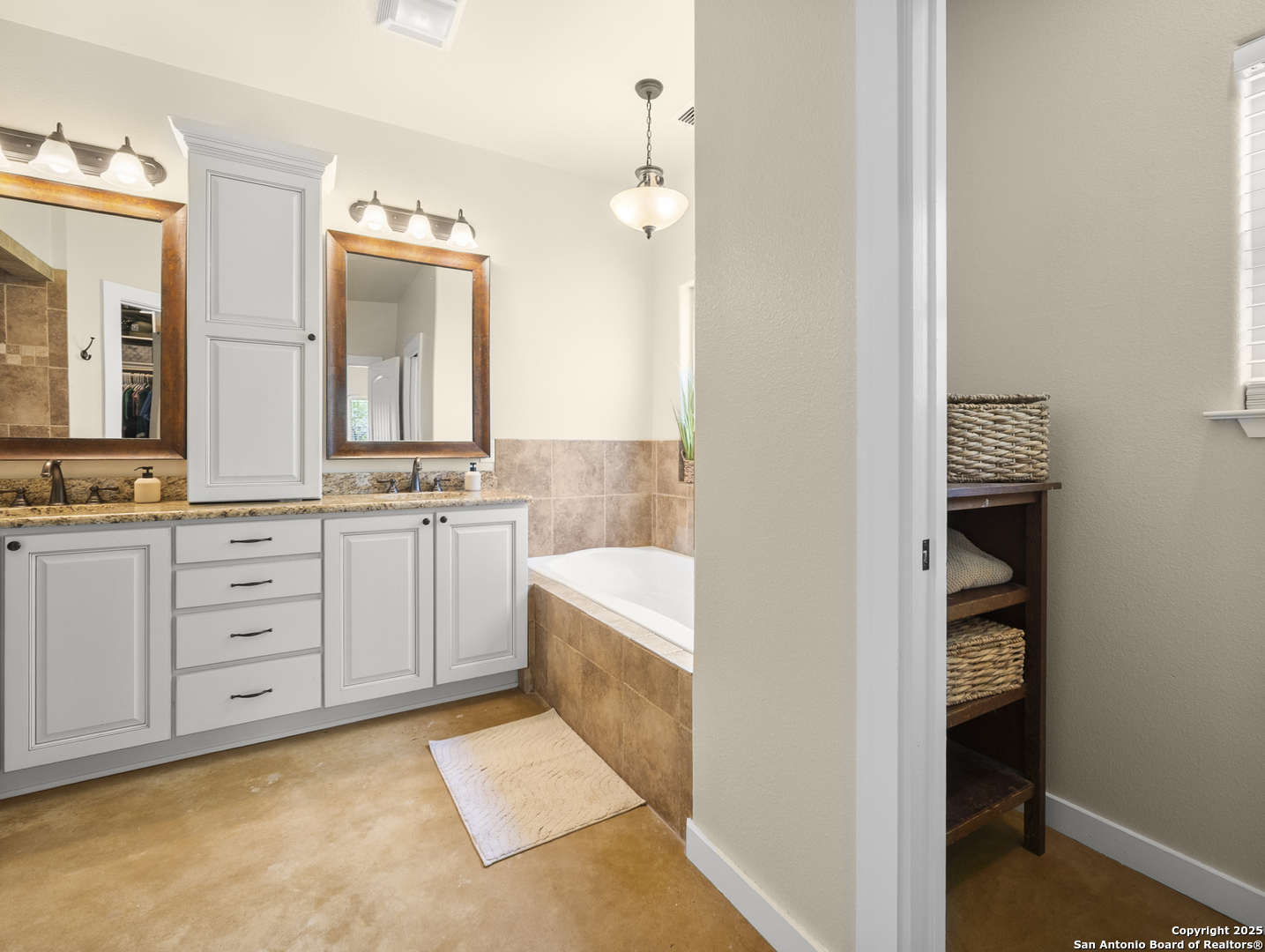 590 County Road 431 Pleasanton TX 78064