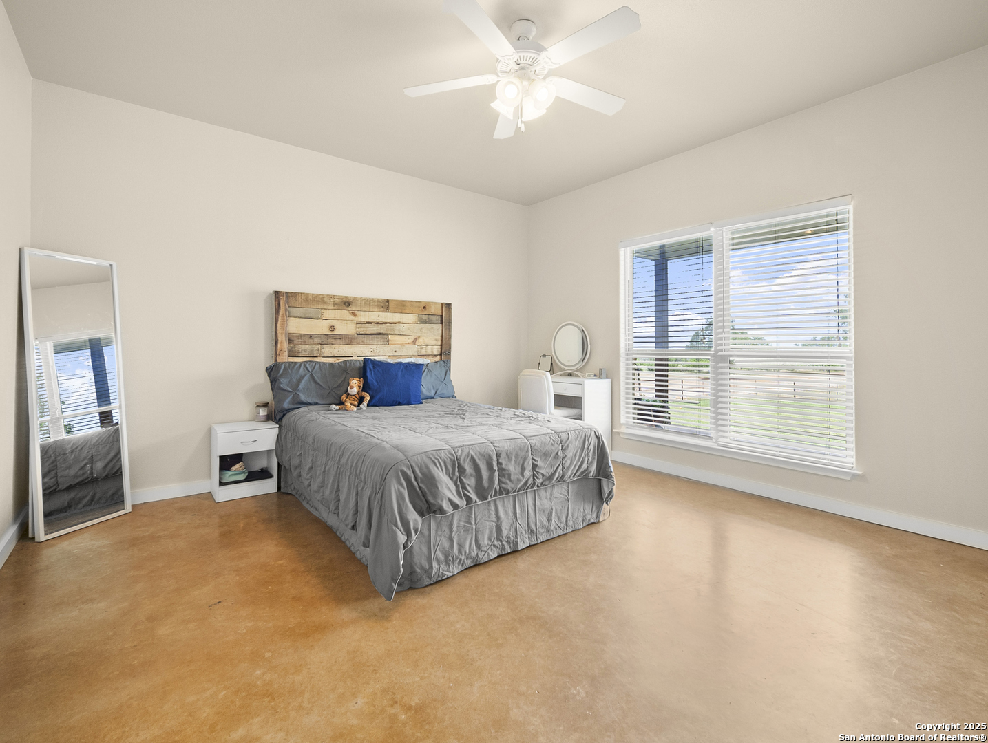 590 County Road 431 Pleasanton TX 78064