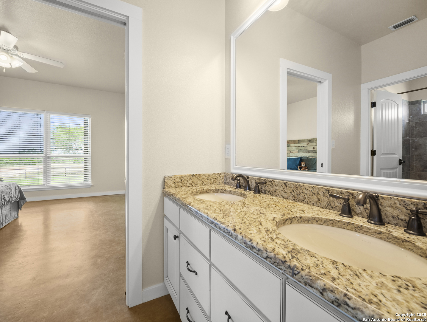 590 County Road 431 Pleasanton TX 78064